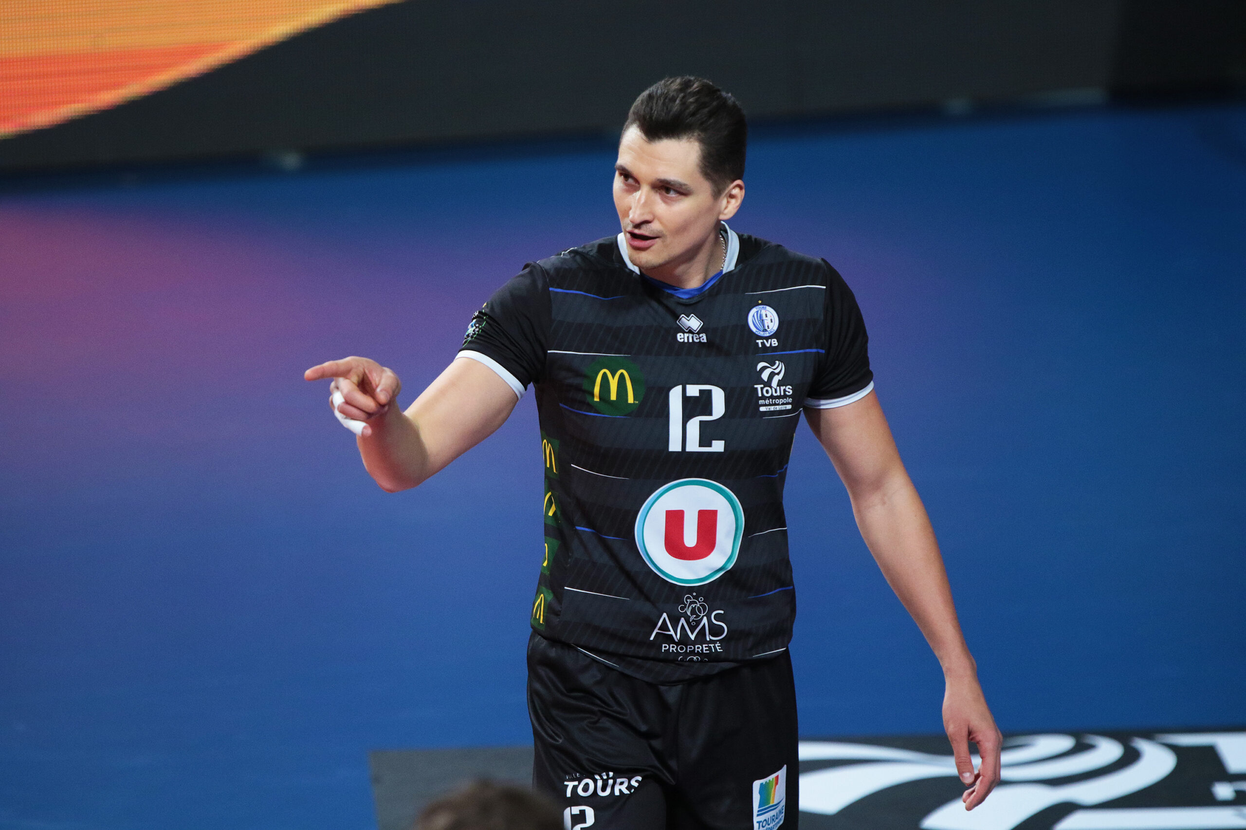 Dima avec le trophée